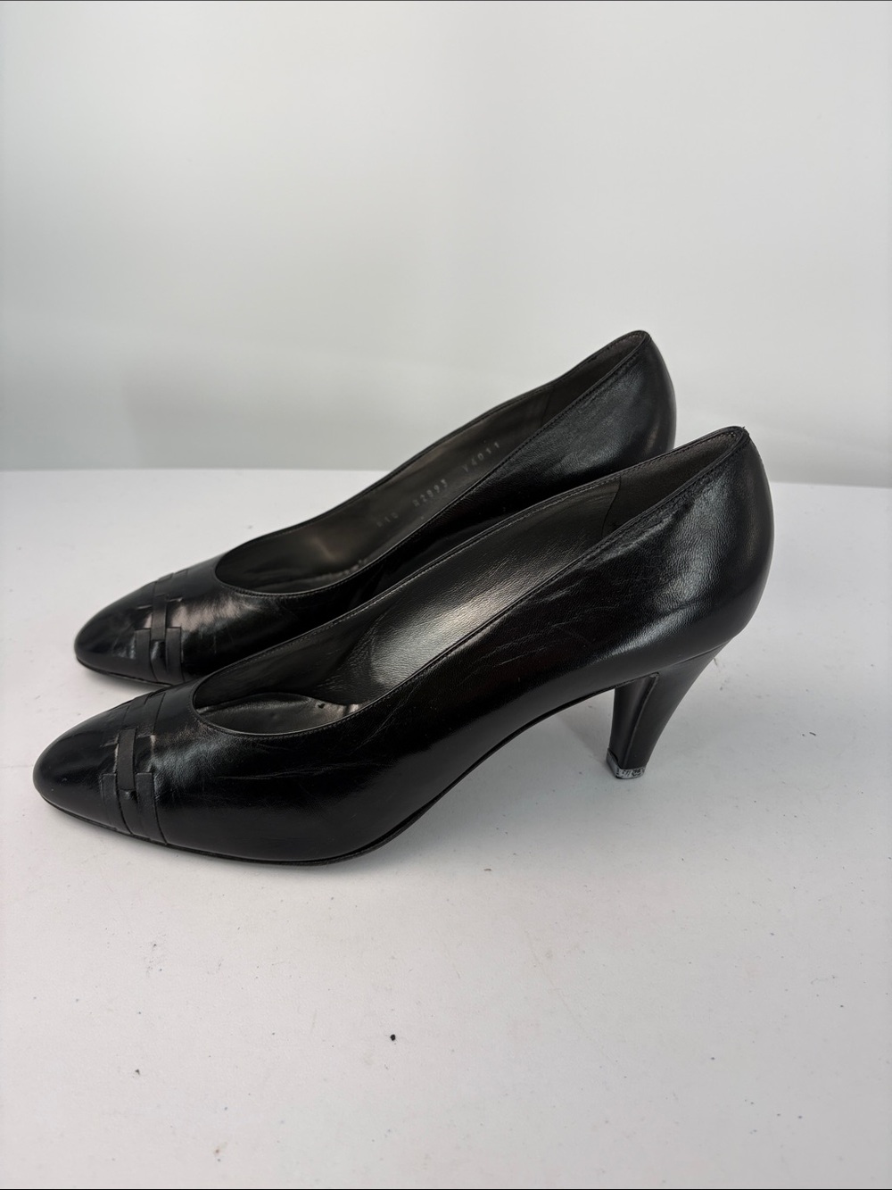👻 NWT Bruno Magli Black Leather Mid-Heel Pumps Italian